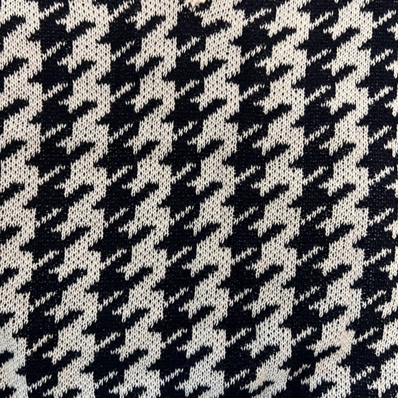 Vest - Picture 2 of 5